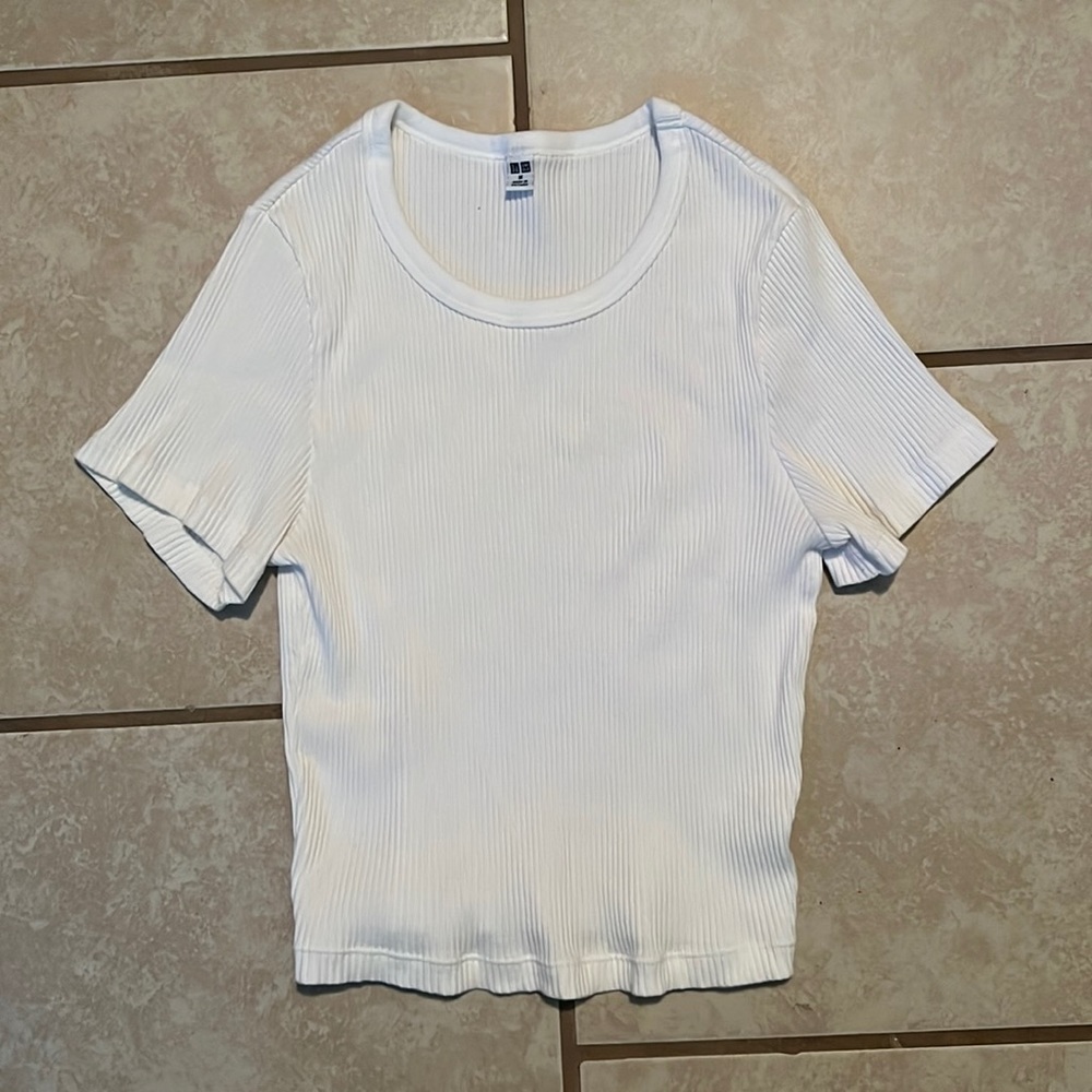 UNIQLO Cropped Ribbed Tee